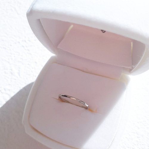プラチナ900上品 細い指輪 ウエーブ】 pt900 細身指輪 ピンキー プラチナ900上品 細い指輪 ウエーブ】 pt900 細身指輪 ピンキー