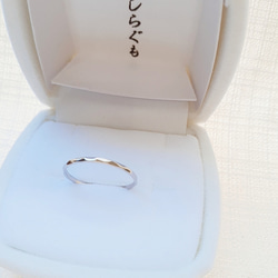 【プラチナ900上品 細い指輪  ウエーブ】 pt900 細身指輪 ピンキーリング 細身結婚指輪 華奢結婚指輪　 1枚目の画像