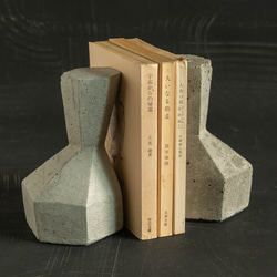 ブックエンド（hexagon）コンクリート　Bookends and Objects 1枚目の画像