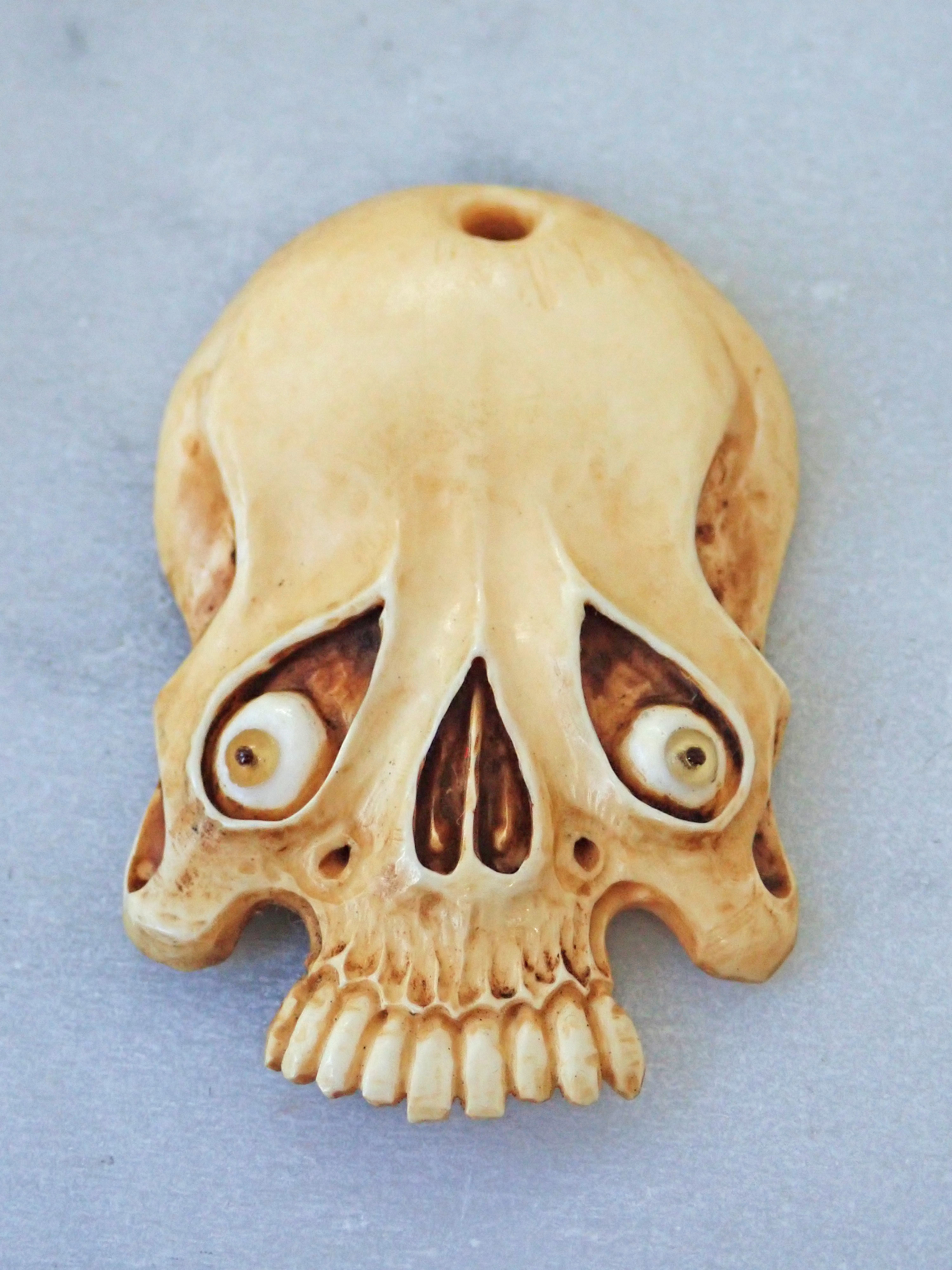 【店主コレクション放出品2】髑髏ペンダント 牙製 野晒 髑髏 骷髅 骸骨 skull netsuke スカル 根付 【店主コレクション放出品2】髑髏ペンダント 牙製 野晒 髑髏 骷髅 骸骨 skull netsuke スカル 根付