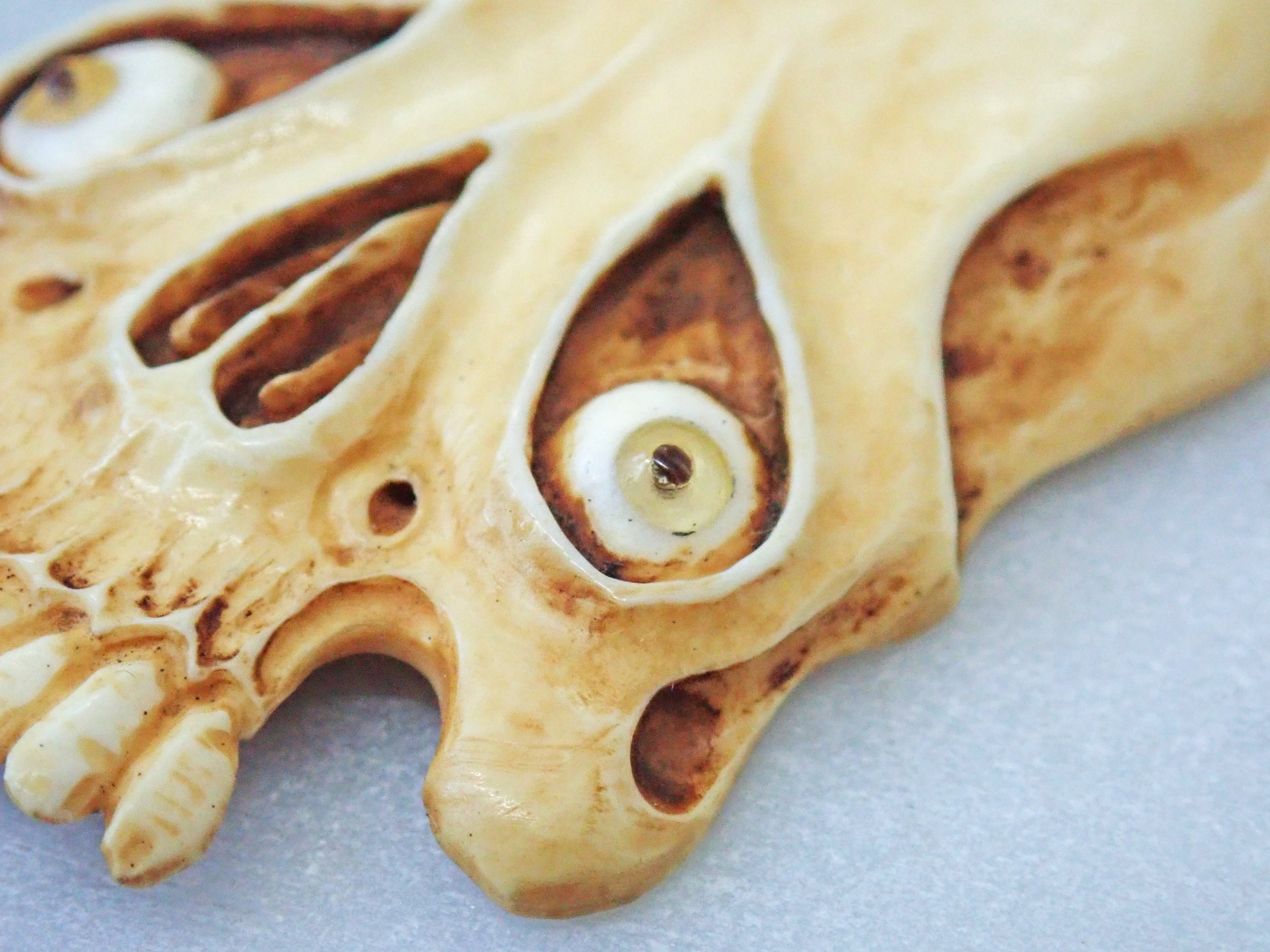 【店主コレクション放出品2】髑髏ペンダント 牙製 野晒 髑髏 骷髅 骸骨 skull netsuke スカル 根付 【店主コレクション放出品2】髑髏ペンダント 牙製 野晒 髑髏 骷髅 骸骨 skull netsuke スカル 根付