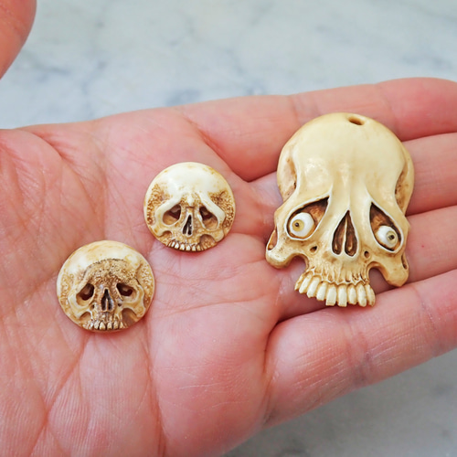 店主コレクション放出品3】髑髏カメオボタン 牙製 野晒 髑髏 骷髅 骸骨