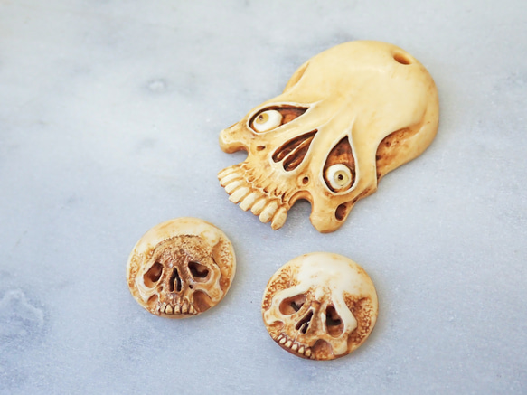 【店主コレクション放出品3】髑髏カメオボタン　牙製   野晒 髑髏 骷髅 骸骨 skull netsuke スカル 根付 15枚目の画像