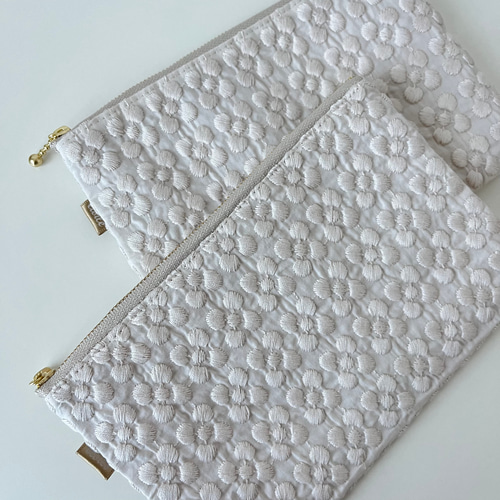 20cmファスナー フラットポーチ☆プルメリア刺繍生地☆マッシュルーム