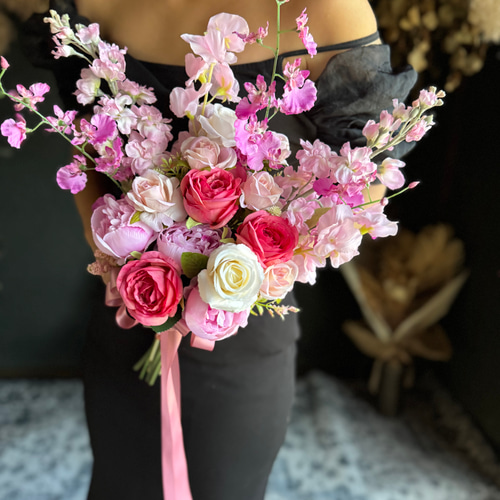 ピンク系造花ブーケ(ブートニア付き) 送料無料】ピンク濃淡クラッチブーケ☆ブートニア その他オーダー