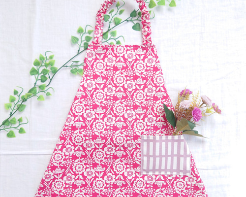 SALE！キッズエプロン☆三角巾☆セット☆ゴム☆ポケットつき☆花柄