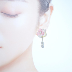 オーガンジー刺繍❁紫陽花の耳飾り❁〜ベビーピンク〜 4枚目の画像