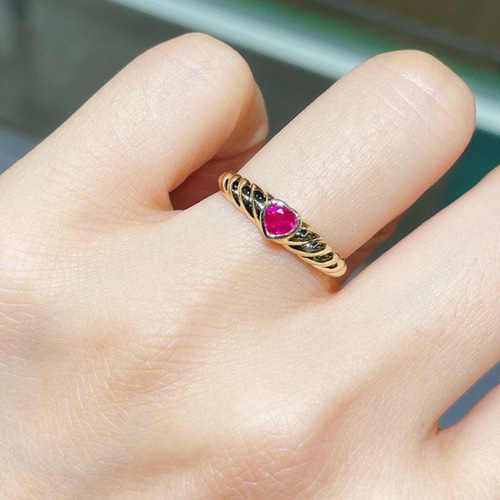 天然ミャンマールビーリング ミャンマー産(ビルマ産)非加熱ピジョン