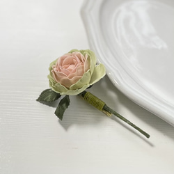 布花グリーンピンクの薔薇のコサージュ 6枚目の画像
