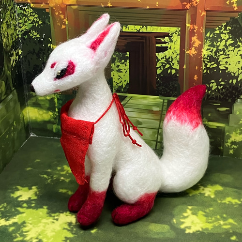 ◇稲荷狐 白赤色 金眼 幻獣 羊毛フェルト人形 羊毛フェルト クマノッコ