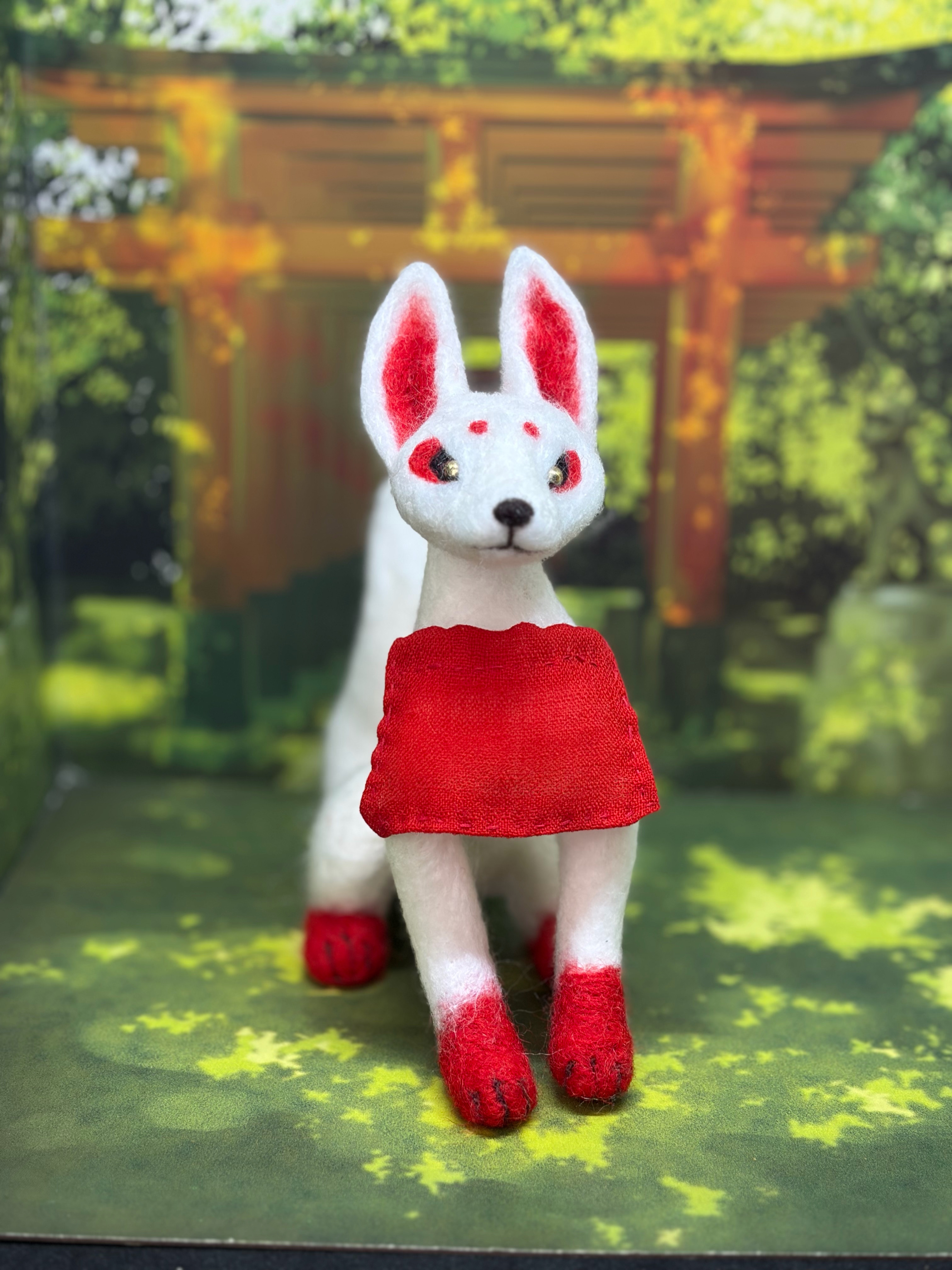 ◇稲荷狐 白赤色 金眼 幻獣 羊毛フェルト人形/ 羊毛フェルト
