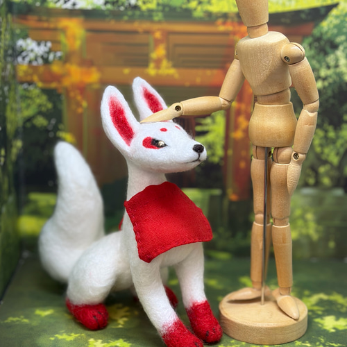 ◇稲荷狐 白赤色 金眼 幻獣 羊毛フェルト人形/ 羊毛フェルト