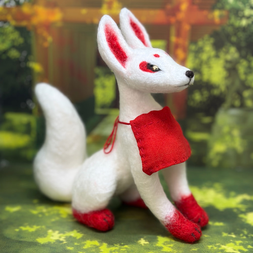 ◇稲荷狐 白赤色 金眼 幻獣 羊毛フェルト人形/ 羊毛フェルト