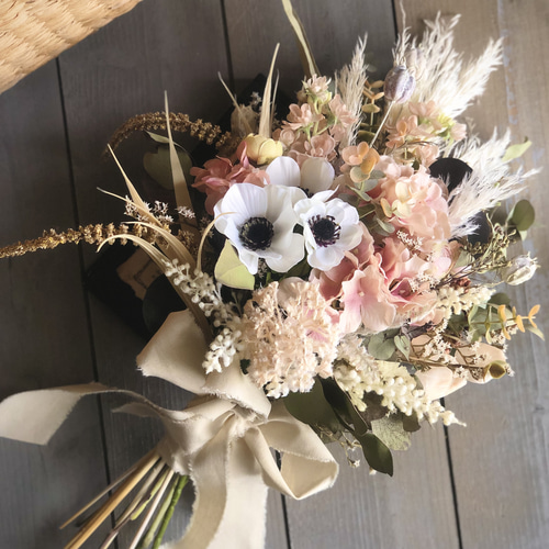 アネモネとテラコッタオレンジのスワッグブーケ プリザーブドフラワー