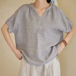 ニュアンスカラー先染めリネン　Vネックゆったりシルエット　ブラウス【春秋夏】グレイッシュ 2枚目の画像