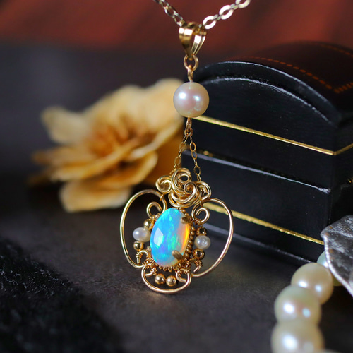 セール中❗️】幻想オパールのアンティーク風ペンダント 14kgf