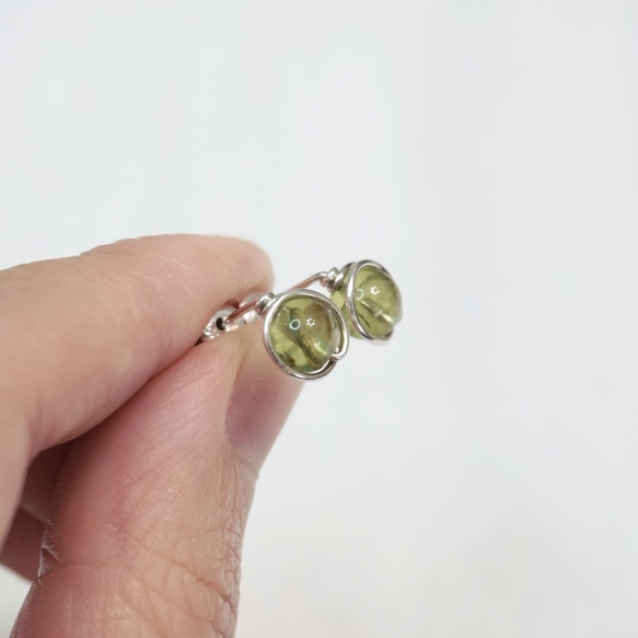 ll 925純銀繞線耳針 ll 6mm橄欖石純銀耳針 耳環 / 一對 附銀耳扣 第1張的照片