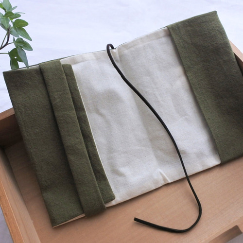 グビッとビール 刺繍 文庫本 ブックカバー オリーブ色 ブックカバー