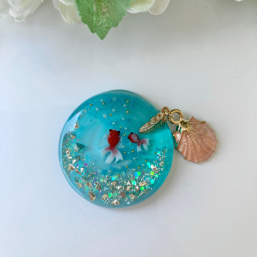 NO.1004❤鯉 神秘的❤レジンへアゴム ブローチ NO.1004❤鯉 神秘的❤レジンへアゴム ブローチ