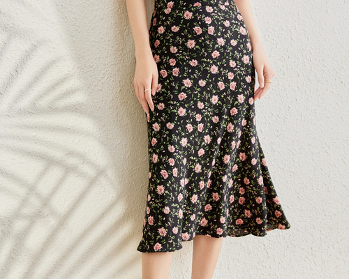 花柄スカート タイトスカート 柄スカート黒いスカート人気スカート黒