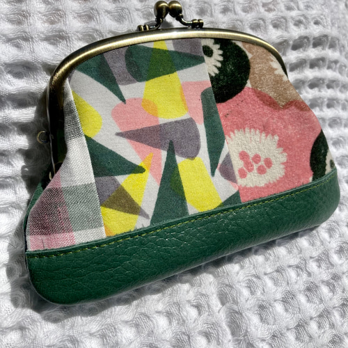 本革ver.親子がま口財布*ミナペルホネンmina-perhonenのプリント生地を使った可愛いがま口*人気のグリーン 二つ折り財布 H.RALU 通販|Creema(クリーマ) 13960831 本革ver.親子がま口財布*ミナペルホネンmina-perhonenのプリント生地を使った可愛いがま口*人気のグリーン 二つ折り財布 H.RALU 通販|Creema(クリーマ) 13960831