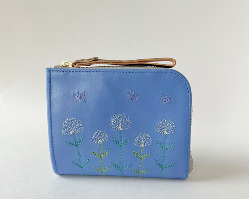 刺繍革財布『White Flowers』はなだLightBlue（牛革）二つ折りミニ財布