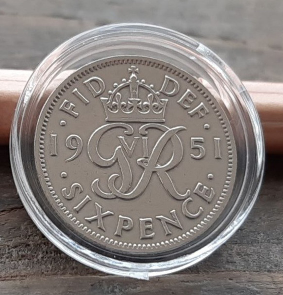 1951年ヴィンテージ 幸せのシックスペンス イギリス  ラッキー6ペンス 英国コイン  美品です 本物 19.5mm 2枚目の画像