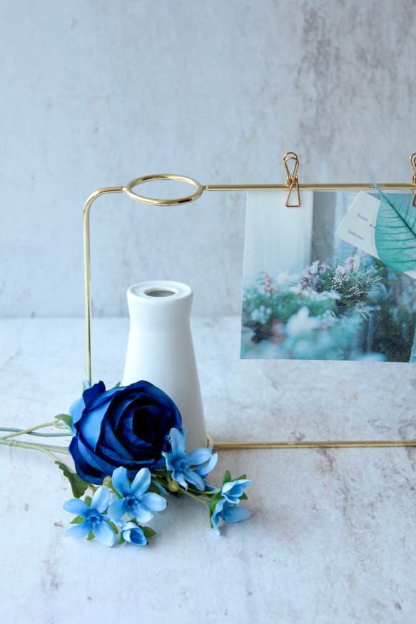 【ブルースターとブルーローズの造花set】花瓶付きゴールドワイヤーフォトフレーム 7枚目の画像