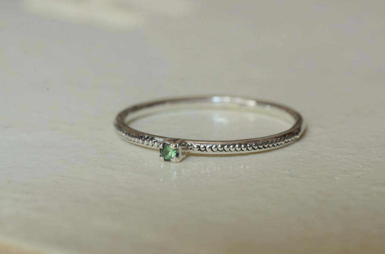 光の色の物語～グリーンガーネット～