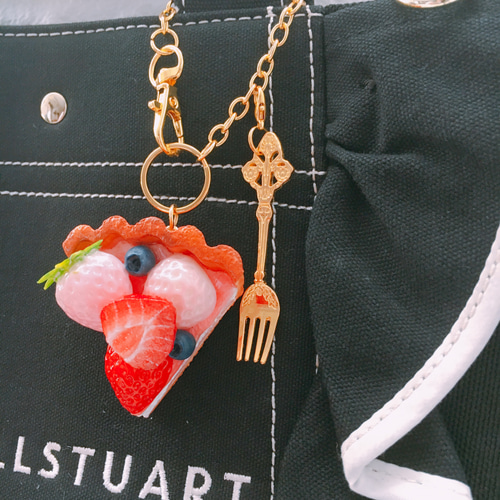 完熟いちごと白いちごのタルトバックチャーム フォーク付き☆誕生日