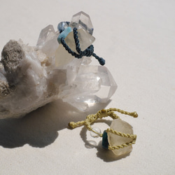 天然リビアングラス(サハラ砂漠産)ナチュラル原石のマクラメリング❁グランディディエ&水晶[mrg-220518-01] 20枚目の画像