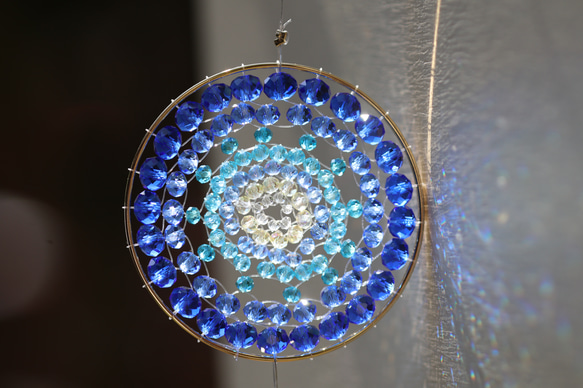 開店祝いに。青い光の曼荼羅・7センチ曼荼羅サンキャッチャー サン