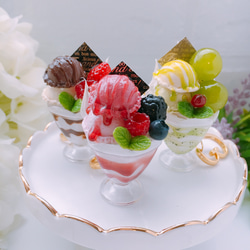 ラスト販売♡とろけるアイス ベリーたっぷりパフェキーホルダー