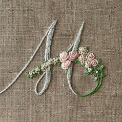 お花とアルファベットの刺繍キット M (グレー系） キット 刺繍教室