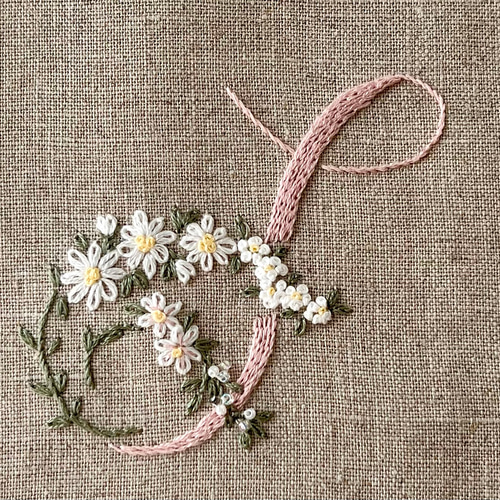 マーガレットのお花とアルファベットの刺繍キット S キット 刺繍教室