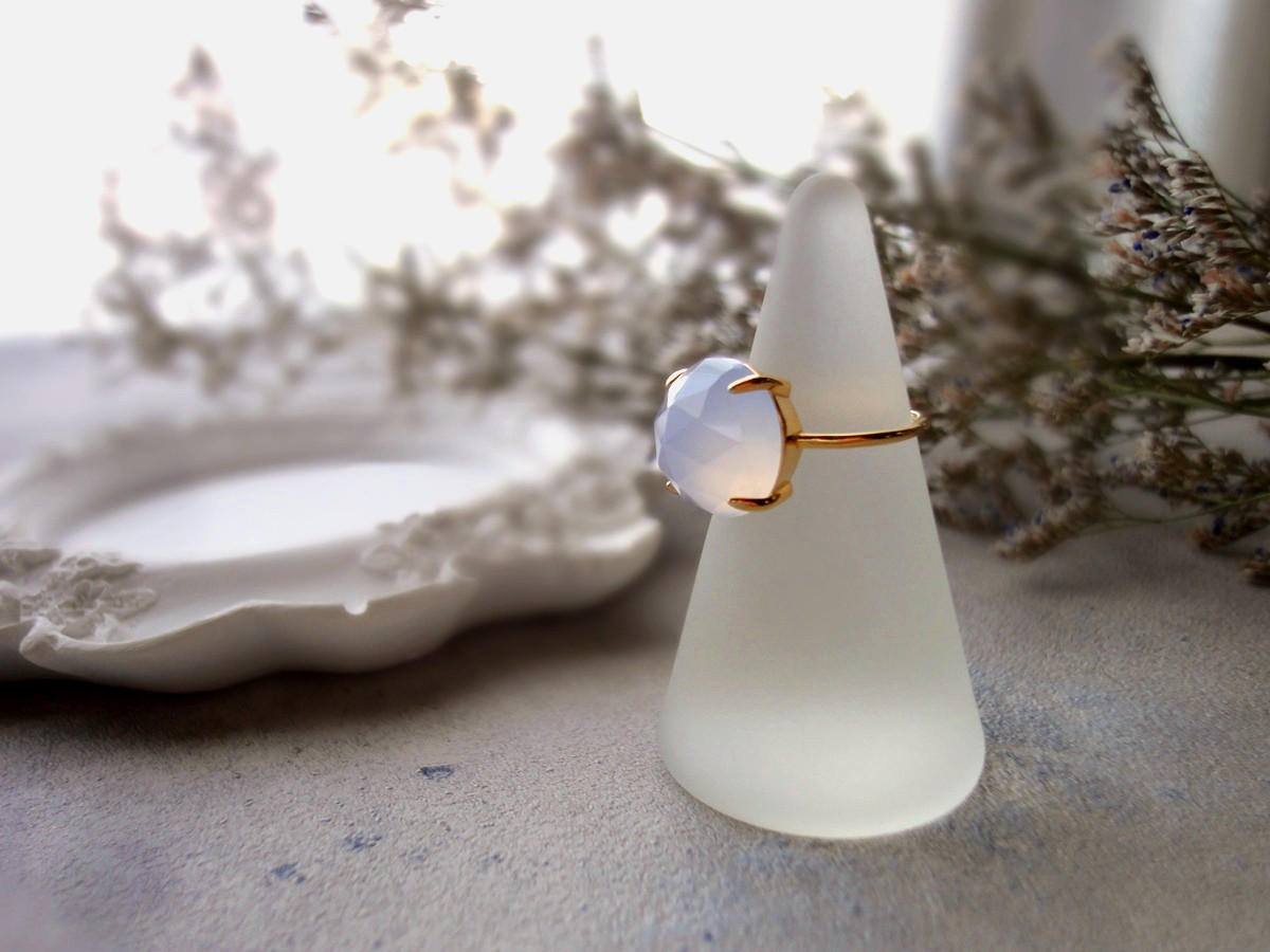 天然石の指輪 シンプルリング ■ Round 12mm ■ カルセドニー　ローズカット加工