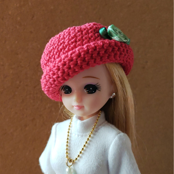 コットン糸の真っ赤な女の子帽 1枚目の画像