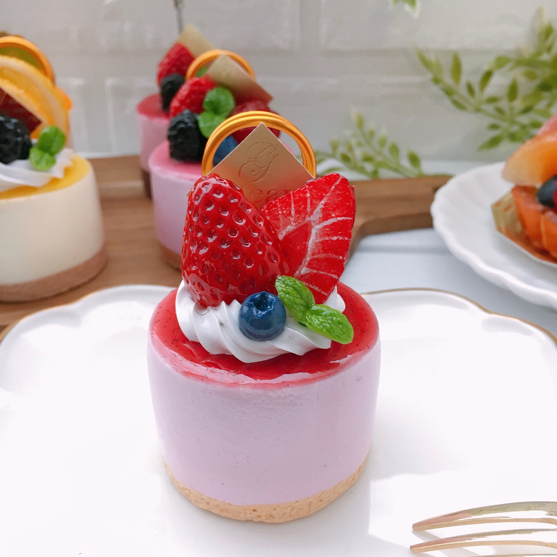 【merci*M様】フェイクスイーツ◆苺＆ピスタチオムースX'masデコケーキ◆ hq720.jpg?sqp=-