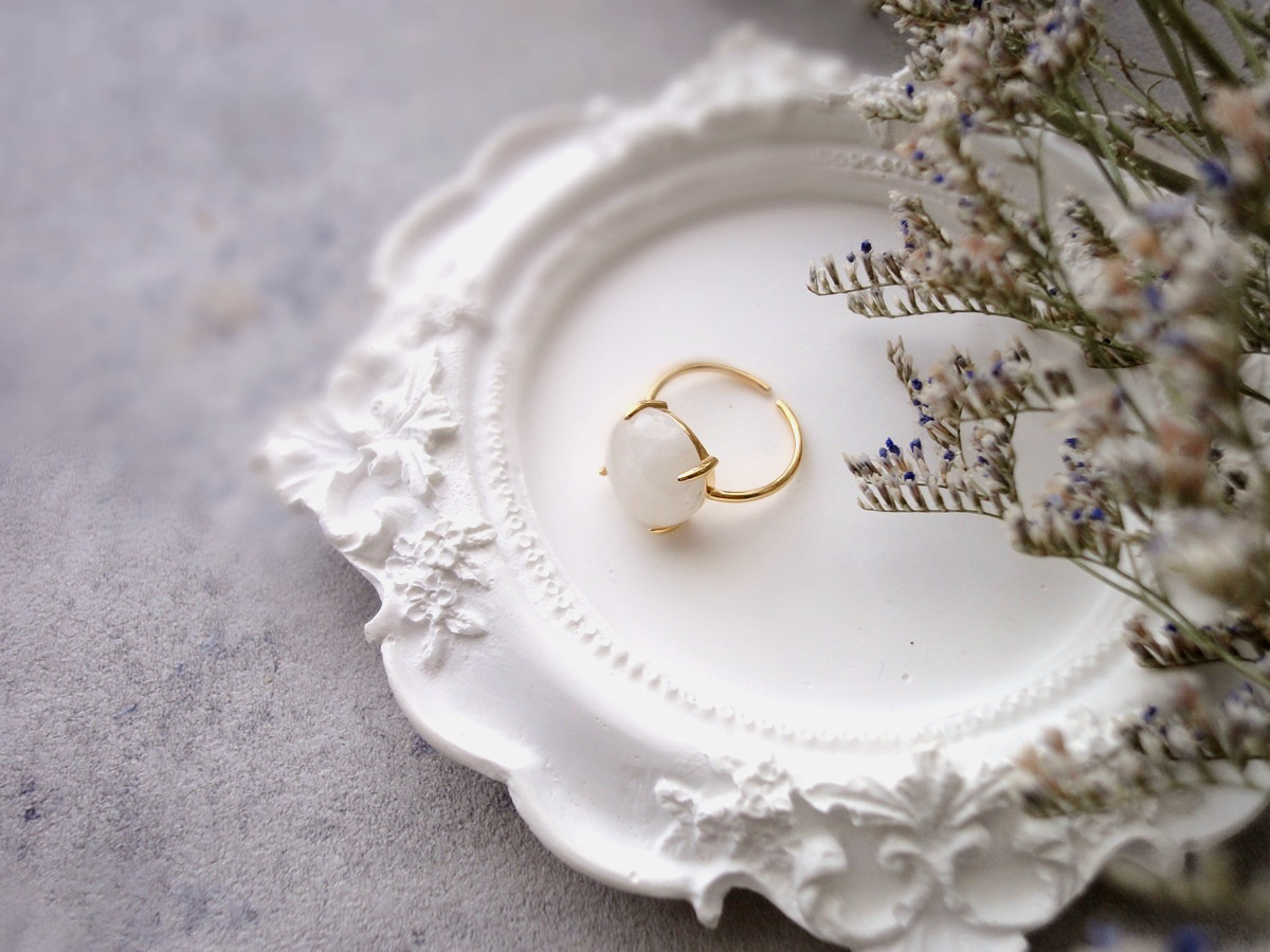 天然石の指輪 シンプルリング ■ Round 12mm ■ レインボームーンストーン