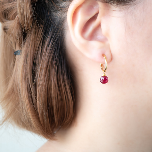 小さな△ルビーの14kgfピアス②