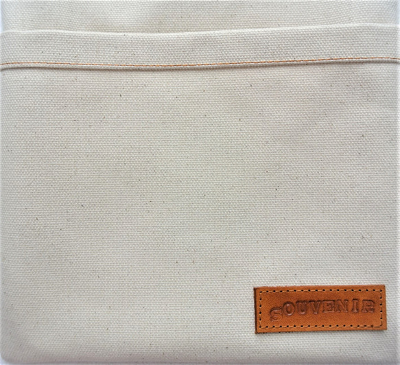 ８号帆布のカジュアルサコッシュ　長財布もすっぽり　シンプル　ポケット便利　エクリュ／生成り　日本製 3枚目の画像