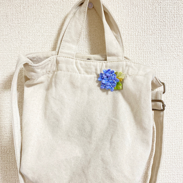 紫陽花のブローチ  立体刺繍  刺繍ブローチ 6枚目の画像