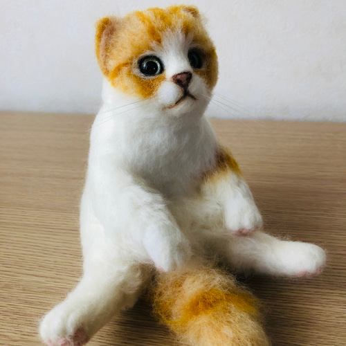 羊毛フェルト 猫 すこ座り マンチカン 羊毛フェルト にじいろ 羊毛