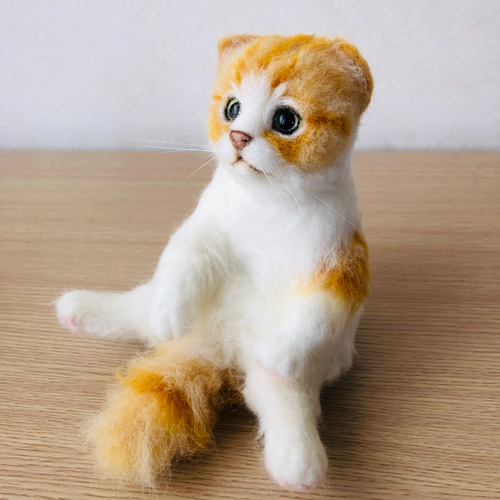 羊毛フェルト 猫 すこ座り マンチカン 羊毛フェルト にじいろ 羊毛