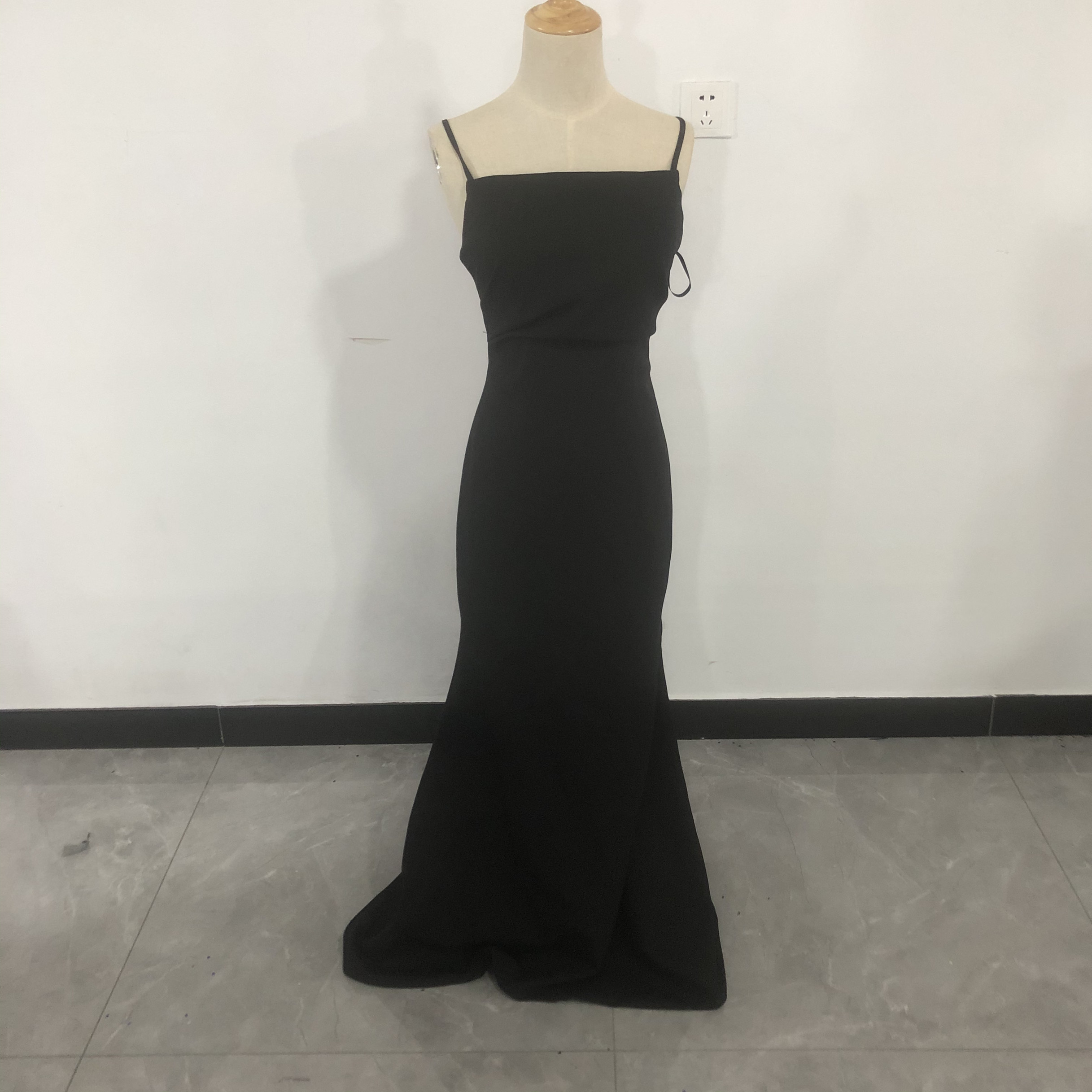 大人気上昇 カラードレス トレーン キャミソール 二次会 背中見せ 抜群 のおしゃれ見え