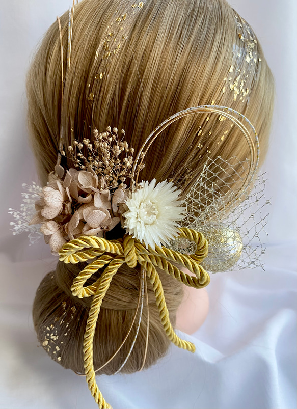 ドライフラワー髪飾り　gold × beige  ゴールド　金箔ヘア　水引　和装髪飾り　和玉　卒業式　成人式　前撮り 4枚目の画像