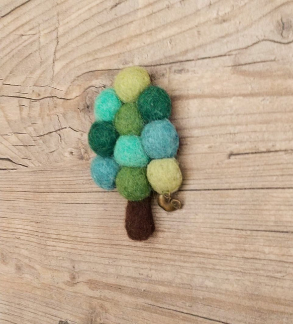 森のGreen brooch 2枚目の画像