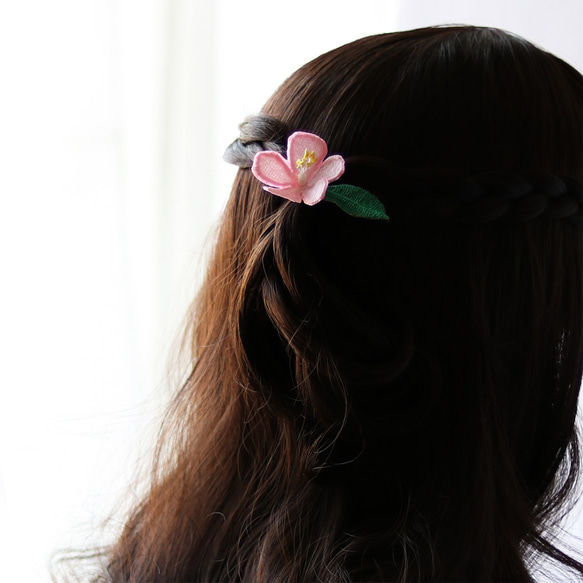 桜色カリンの立体刺繡ポニーフック 6枚目の画像