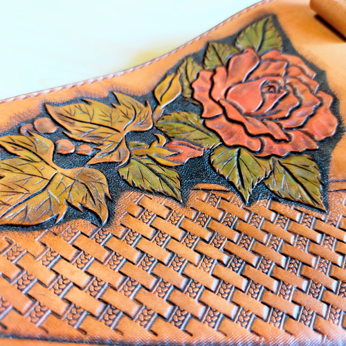 カービングレザー製のベルトとホルスターとマガジンポーチのみ おまけ付きMGC カービングレザー ベルトとホルスター＆マガジンポーチおまけ付きMGC・Gun