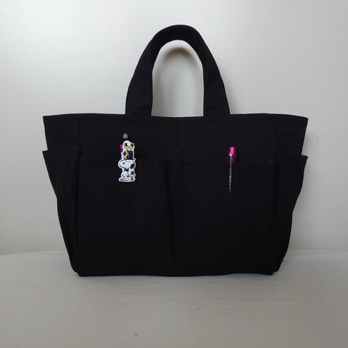 ꕤ受注製作ꕤ 黒帆布 ポケットたくさん サイドポケット 手提げ